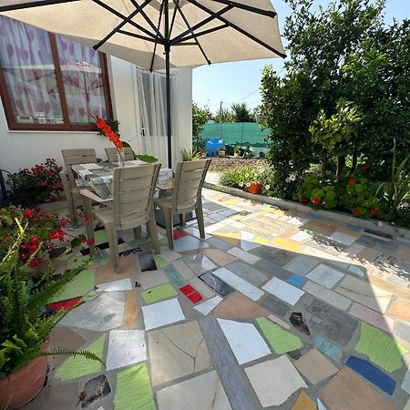Flower'S Home Орікум Екстер'єр фото