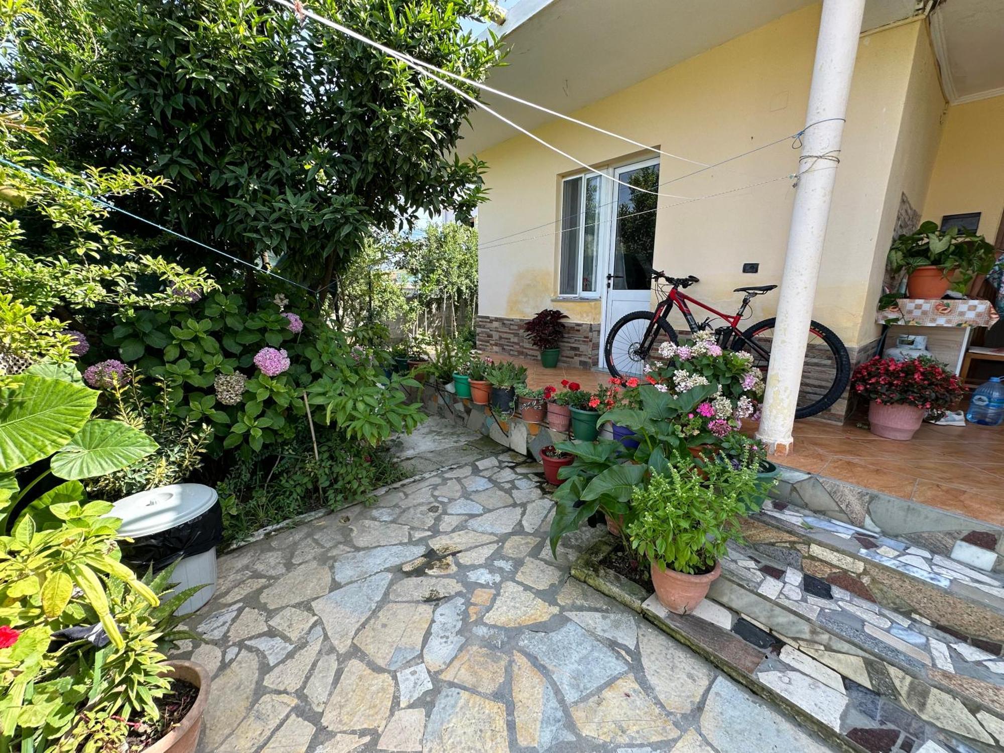 Flower'S Home Орікум Екстер'єр фото